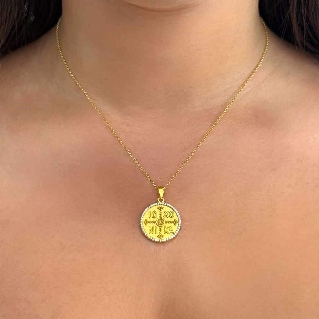 Nika Pendant Necklace Gold