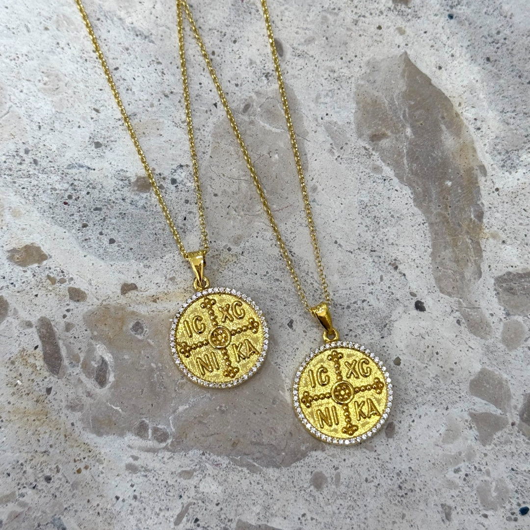 Nika Pendant Necklace Gold