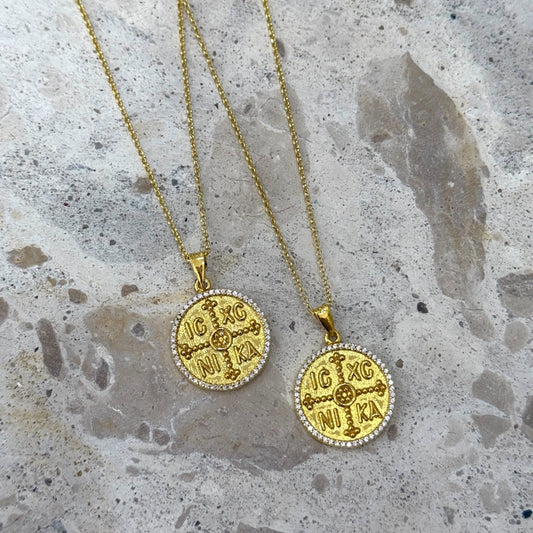 Nika Pendant Necklace Gold