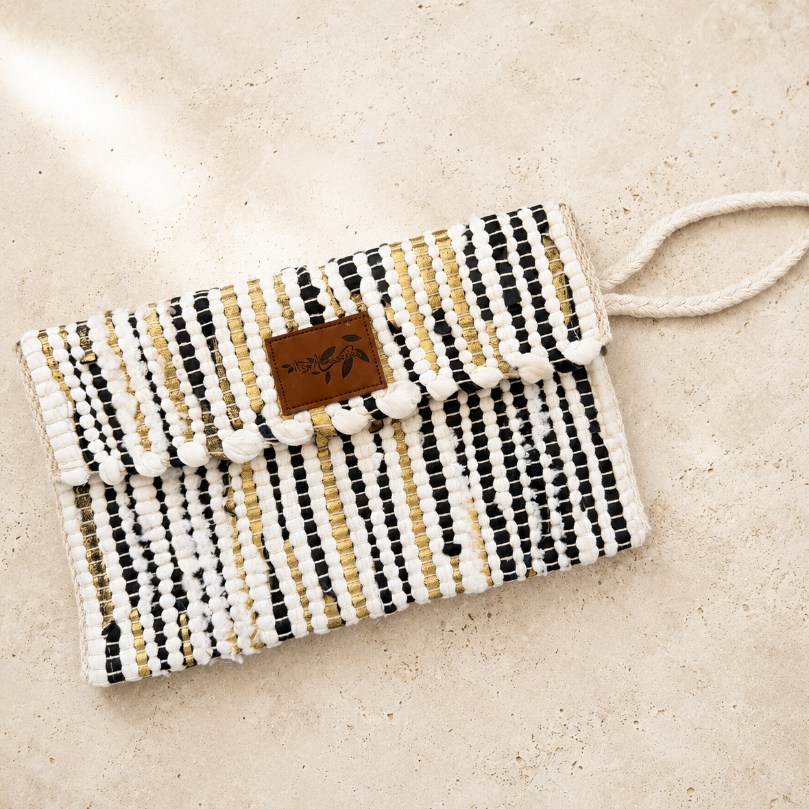 Kourelou Clutch Black & Gold