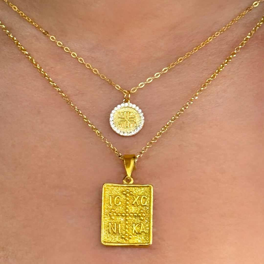 Nika Pendant Gold Necklace