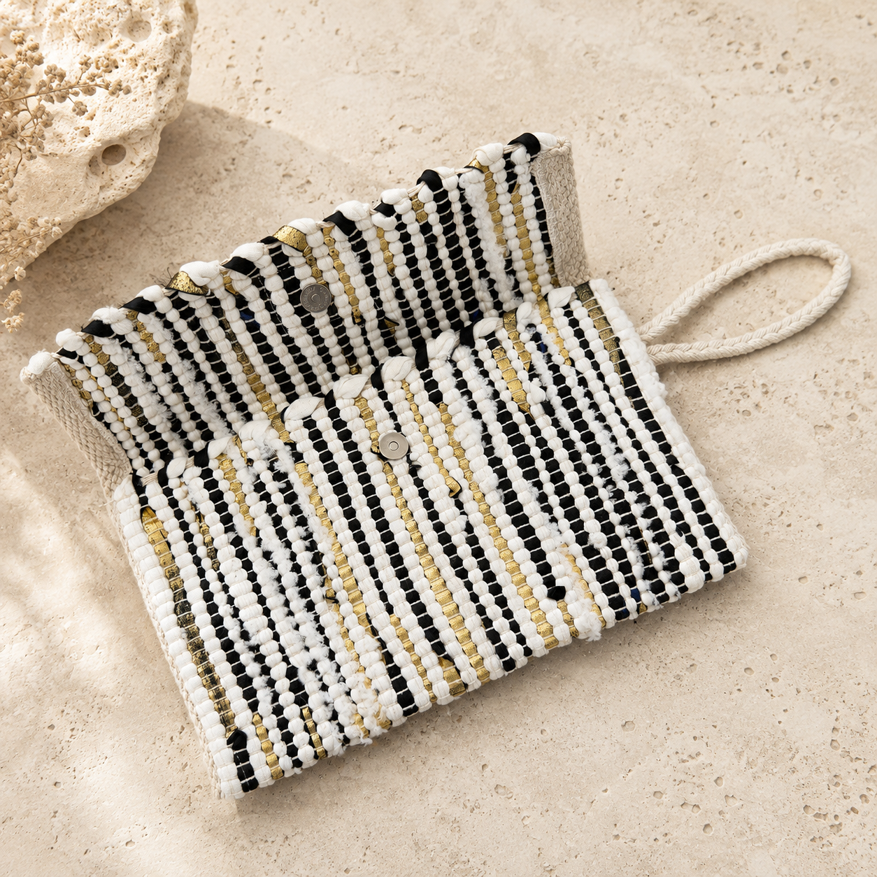 Kourelou Clutch Black & Gold