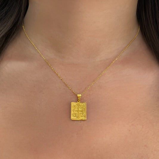 Nika Pendant Gold Necklace